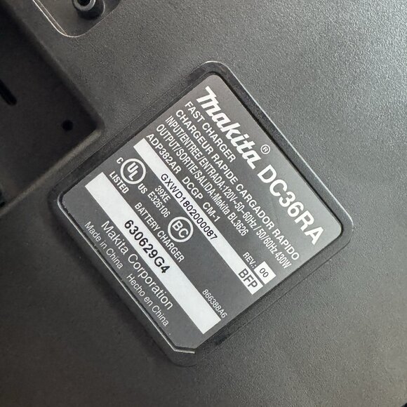 New Open Box Makita DC36RA 36V Li-Ion Rapid Optimum Battery Charger - Picture 3 of 3